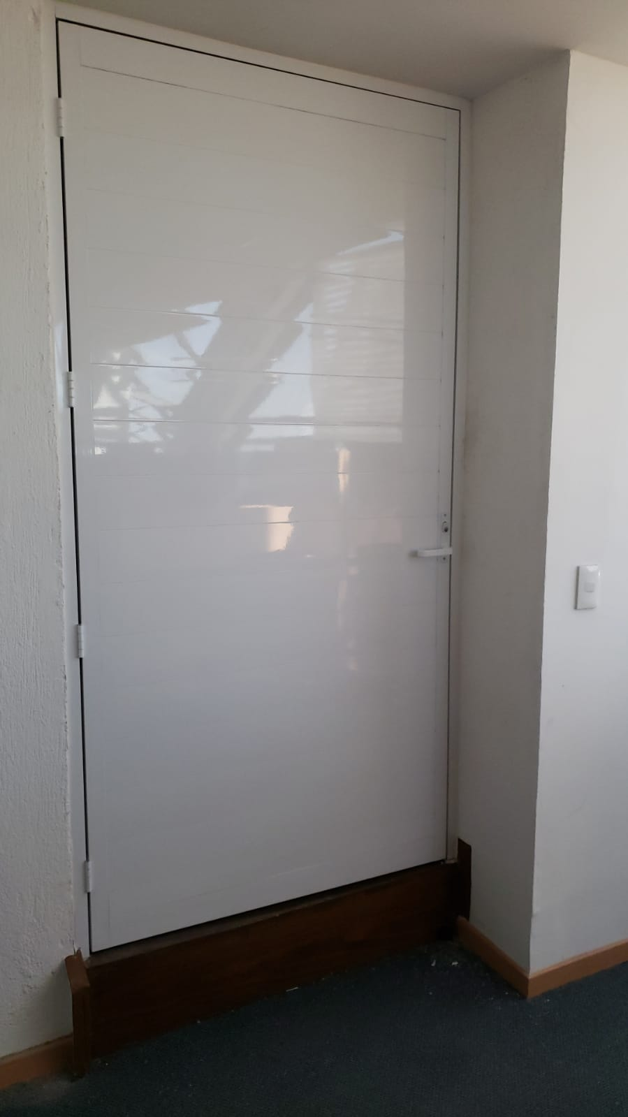 Puerta abatible