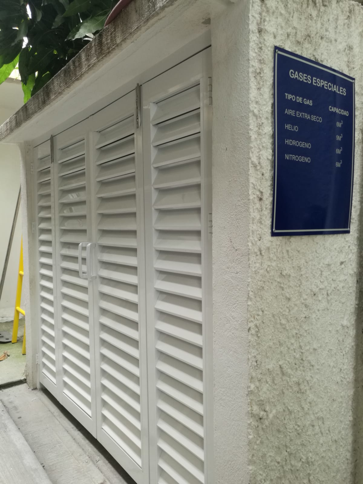 Puerta abatible